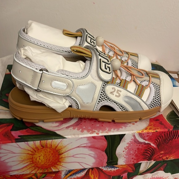 NIB Gucci sandals size 8. - Picture 4 of 11